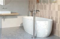 Bath mixer, freestanding, with shower set - BQS_F17M - Zdjęcie produktowe