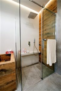 Drzwi prysznicowe wnękowe 140 cm - przesuwne - KQH_014P - Zdjęcie produktowe